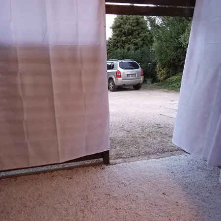 아파트 Labandabassottiferrara *